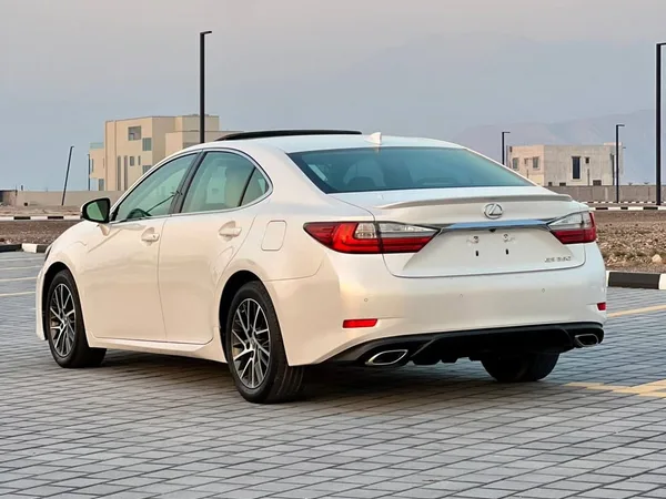 Cars for sale in uae Lexus LM 350h