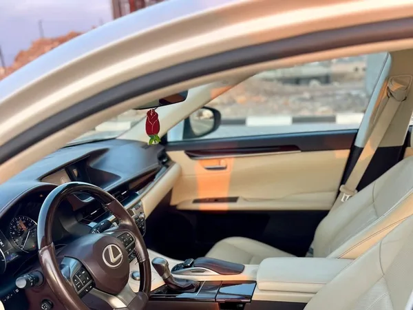 Cars for sale in uae Lexus LM 350h
