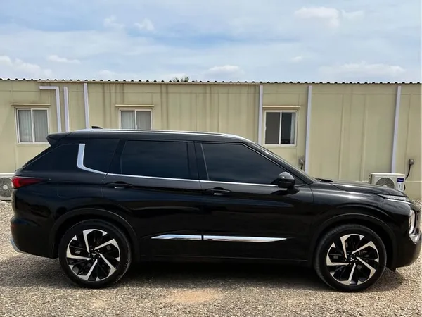 Cars for sale in uae Mitsubishi Outlander