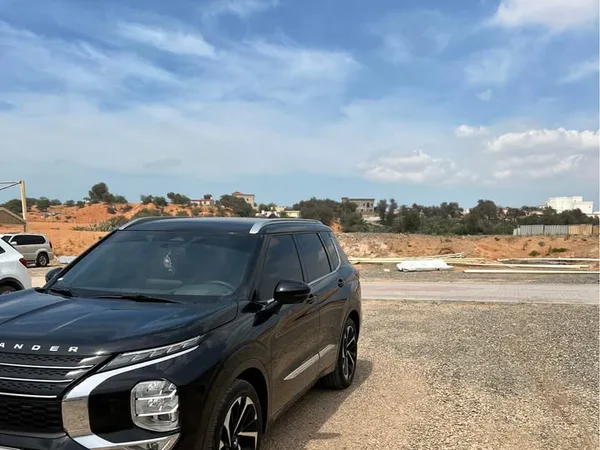 Cars for sale in uae Mitsubishi Outlander