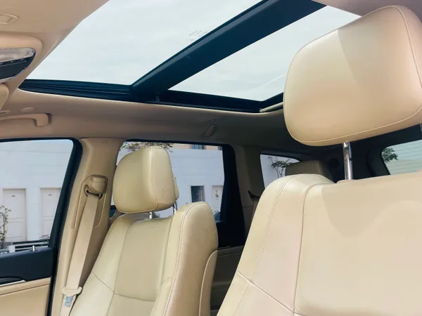 Cars for sale in uae Jeep Grand Cherokee
