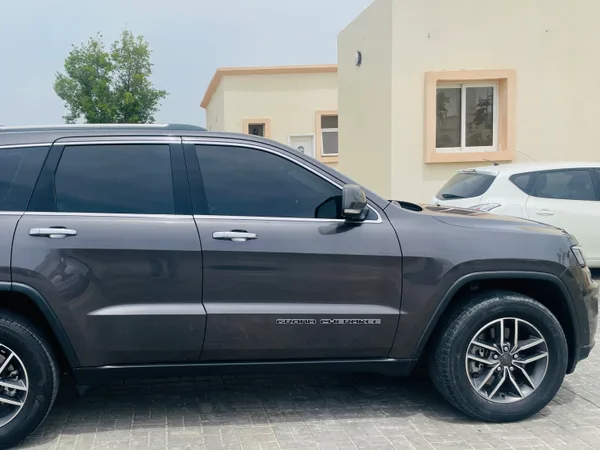 Cars for sale in uae Jeep Grand Cherokee