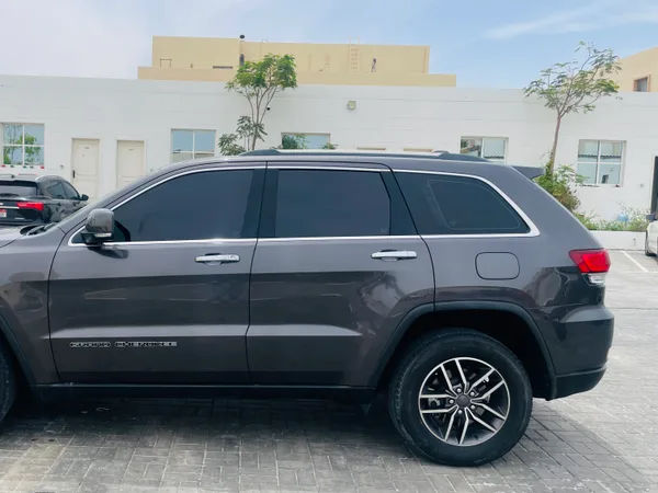 Cars for sale in uae Jeep Grand Cherokee