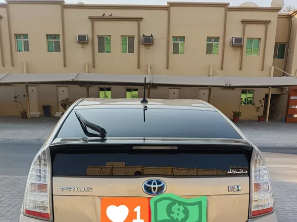 Cars for sale in uae Toyota Prius