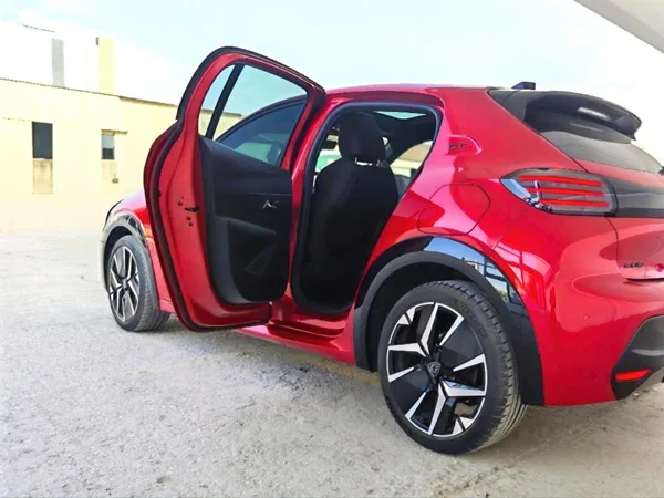 Cars for sale in uae Peugeot 208