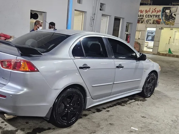 Cars for sale in uae Mitsubishi Lancer