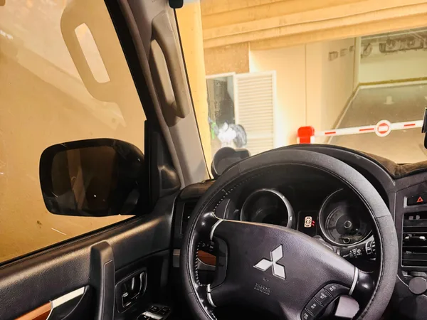 Cars for sale in uae Mitsubishi Pajero