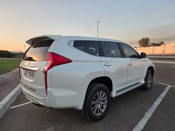 Cars for sale in uae Mitsubishi Montero Sport