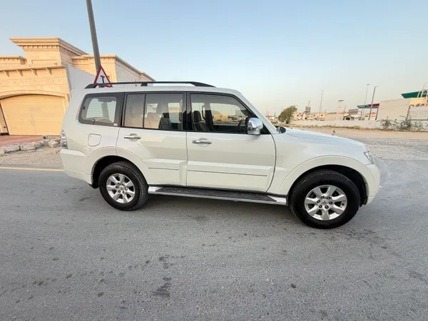 Cars for sale in uae Mitsubishi Pajero
