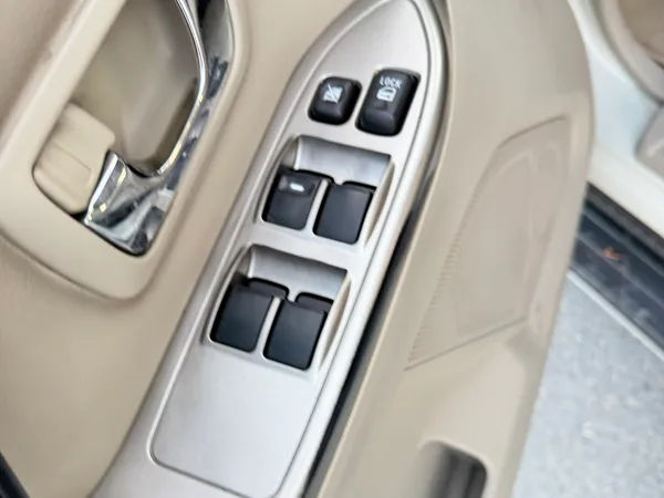 Cars for sale in uae Mitsubishi Pajero