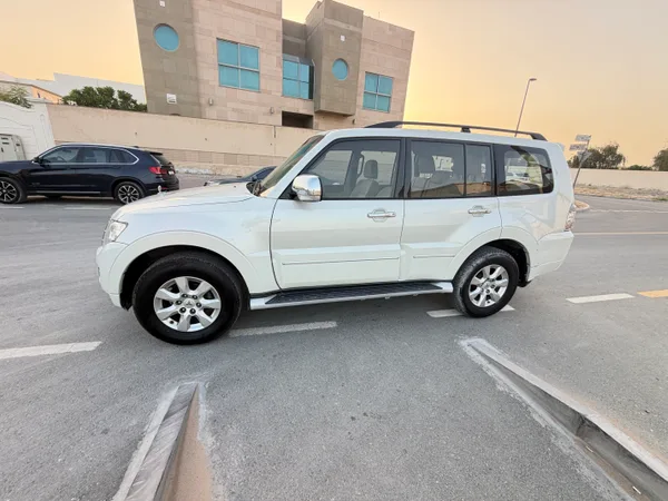 Cars for sale in uae Mitsubishi Pajero