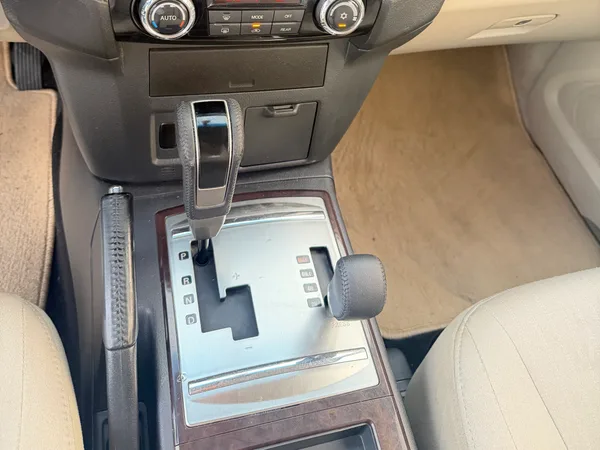 Cars for sale in uae Mitsubishi Pajero