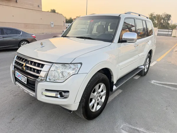 Cars for sale in uae Mitsubishi Pajero