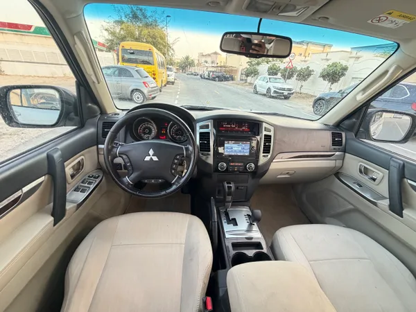 Cars for sale in uae Mitsubishi Pajero