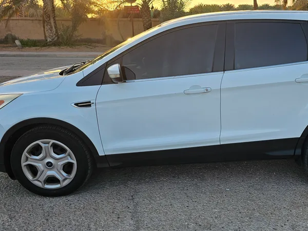 Cars for sale in uae Ford Escape