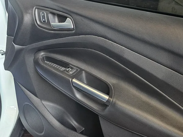 Cars for sale in uae Ford Escape