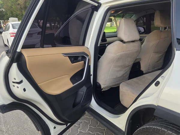 Cars for sale in uae Toyota Rav 4