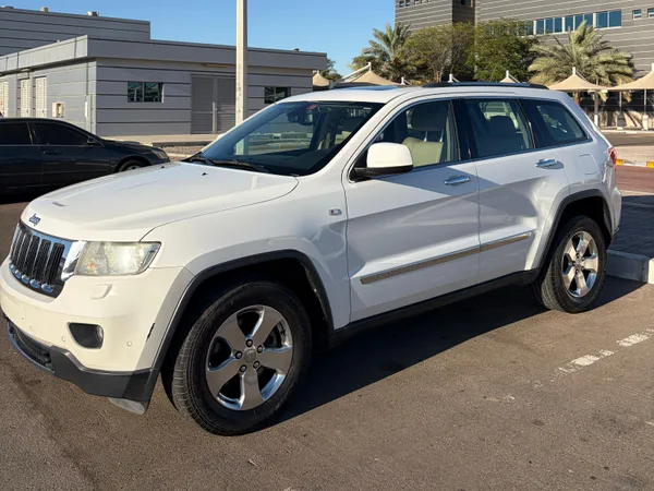 Cars for sale in uae Jeep Cherokee