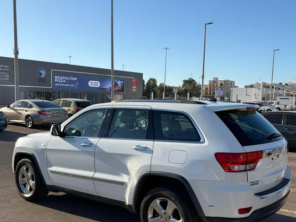 Cars for sale in uae Jeep Cherokee