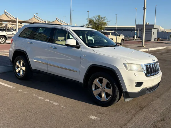Cars for sale in uae Jeep Cherokee
