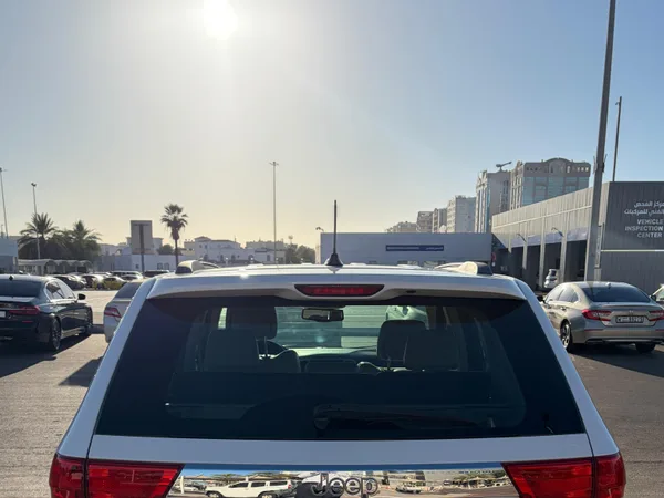 Cars for sale in uae Jeep Cherokee