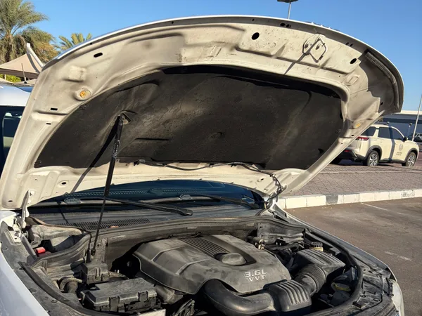 Cars for sale in uae Jeep Cherokee