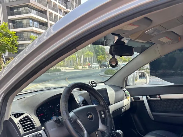 Cars for sale in uae Chevrolet Captiva