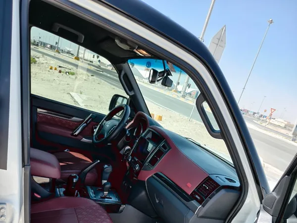 Cars for sale in uae Mitsubishi Pajero