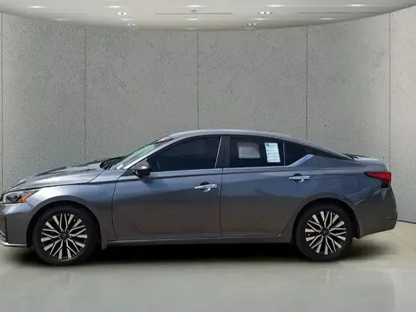 Cars for sale in uae Nissan Altima