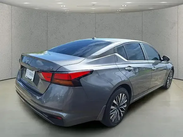 Cars for sale in uae Nissan Altima