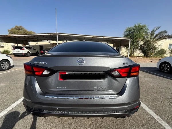 Cars for sale in uae Nissan Altima