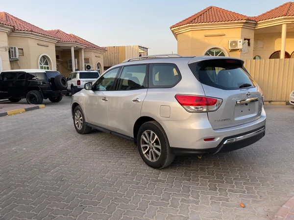 Cars for sale in uae Nissan Pathfinder