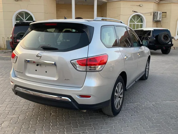 Cars for sale in uae Nissan Pathfinder