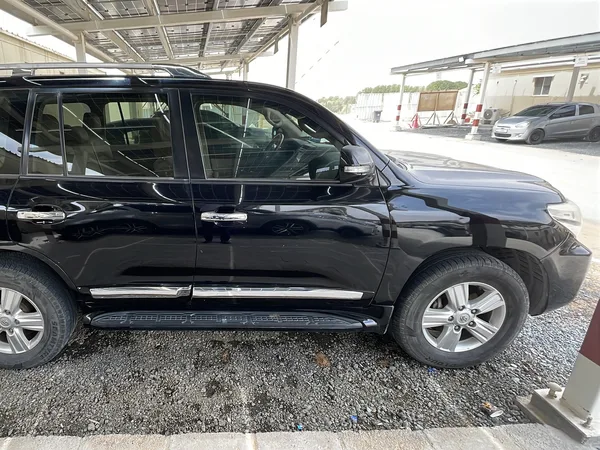 Cars for sale in uae Toyota Land Cruiser