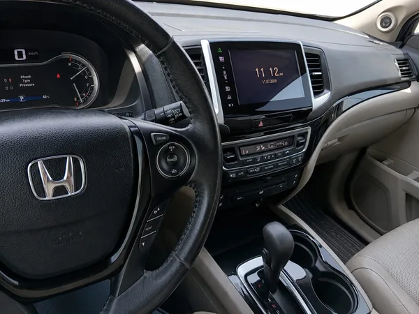 Cars for sale in uae Honda Pilot