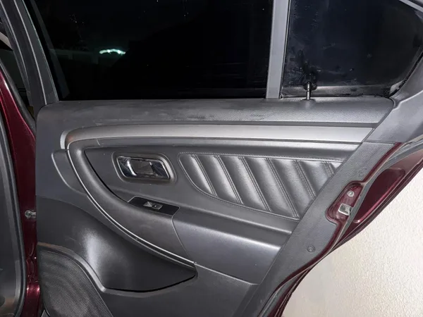 Cars for sale in uae Ford Taurus