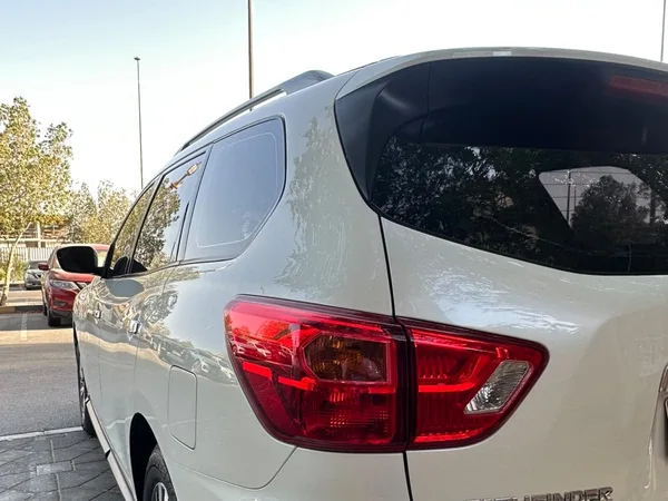 Cars for sale in uae Nissan Pathfinder