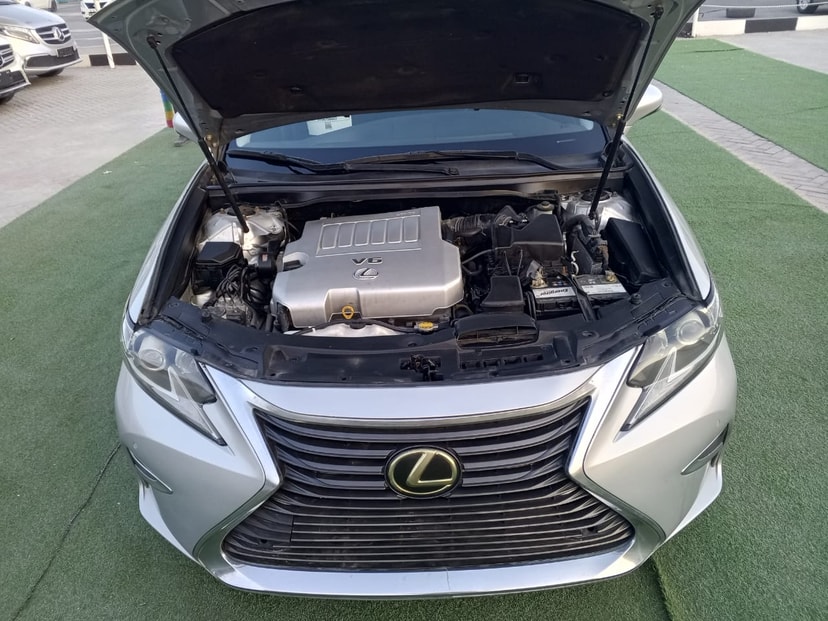 Cars for sale in uae Lexus ES
