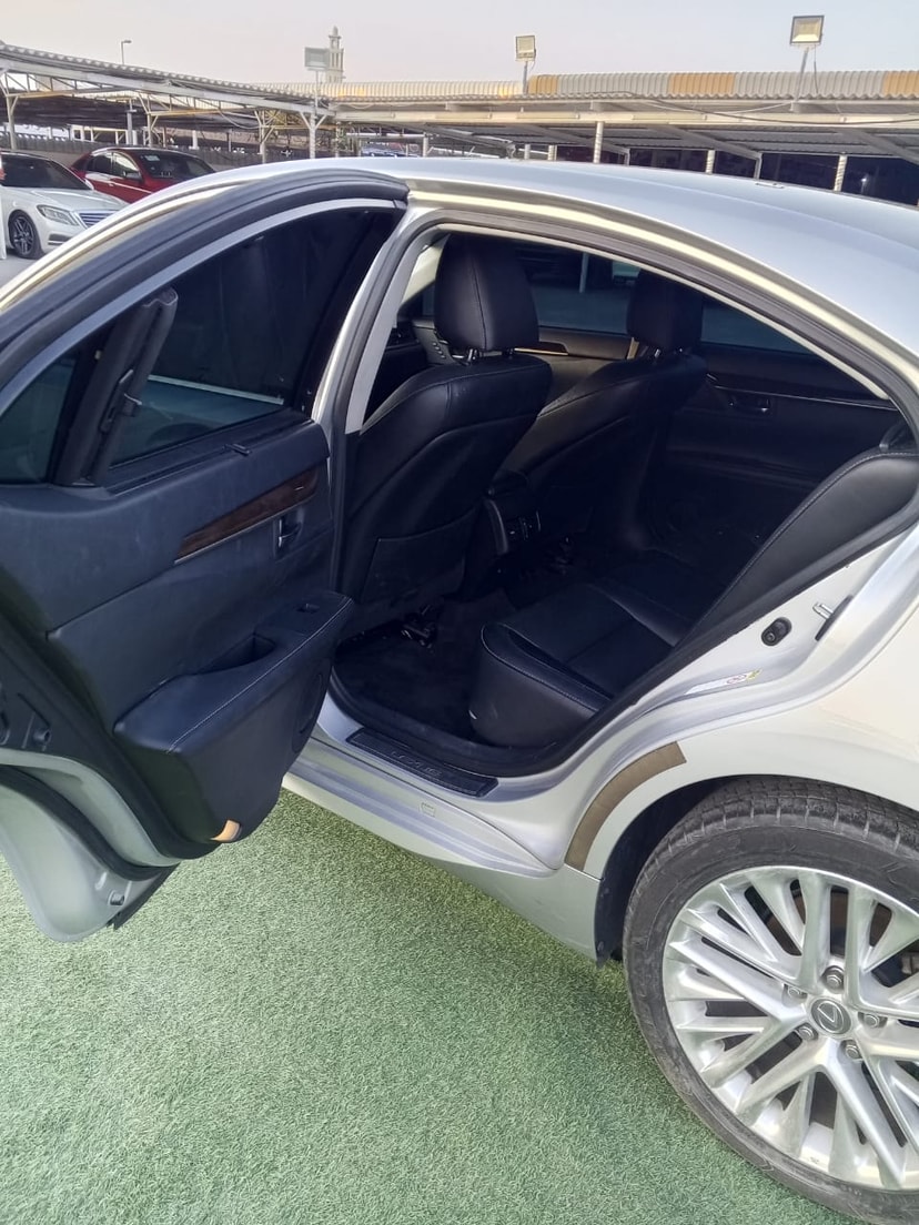 Cars for sale in uae Lexus ES