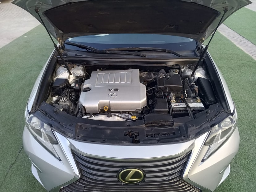 Cars for sale in uae Lexus ES