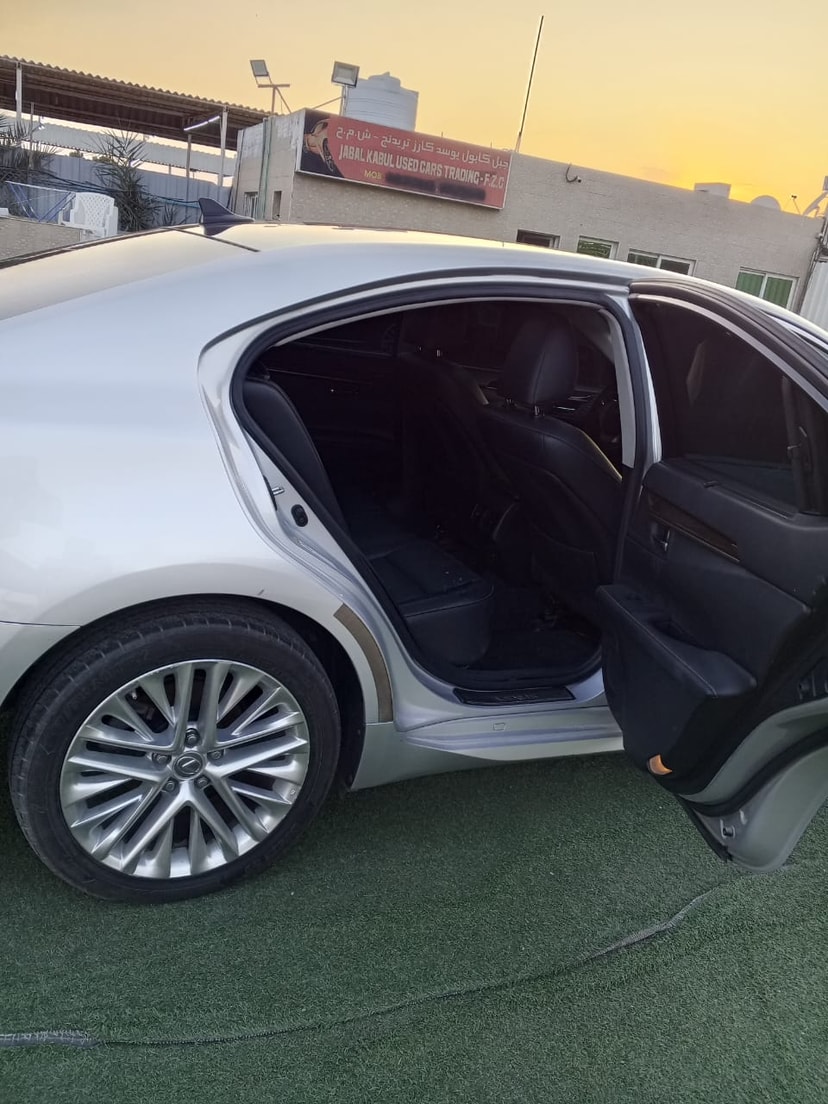 Cars for sale in uae Lexus ES
