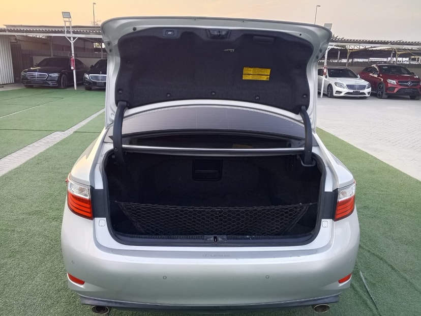 Cars for sale in uae Lexus ES