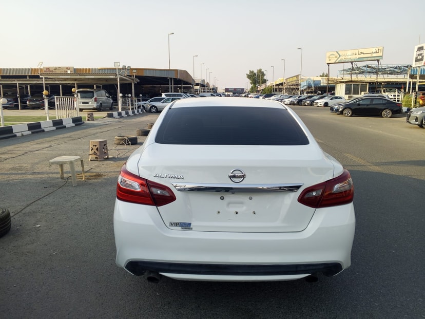 Cars for sale in uae Nissan Altima