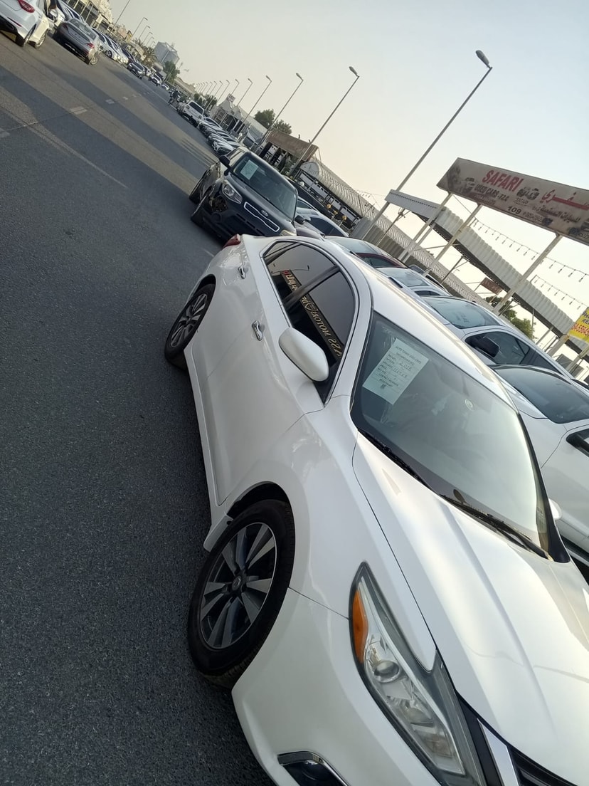 Cars for sale in uae Nissan Altima