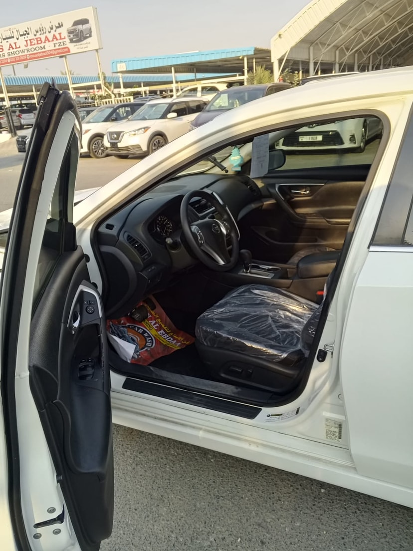 Cars for sale in uae Nissan Altima