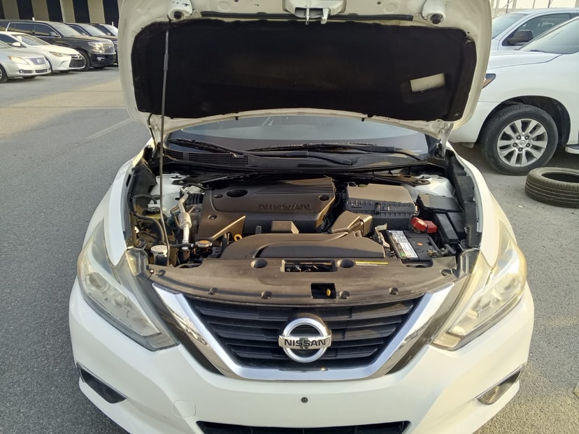 Cars for sale in uae Nissan Altima