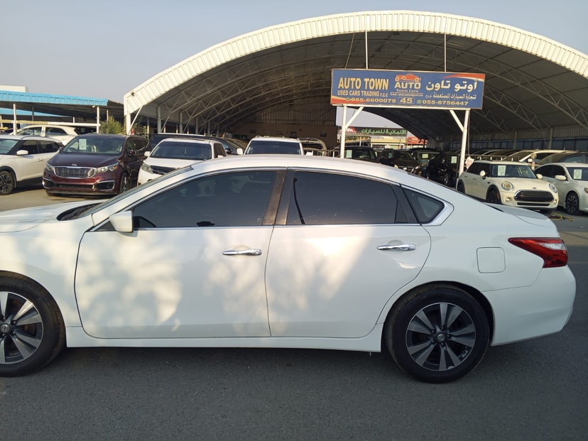 Cars for sale in uae Nissan Altima