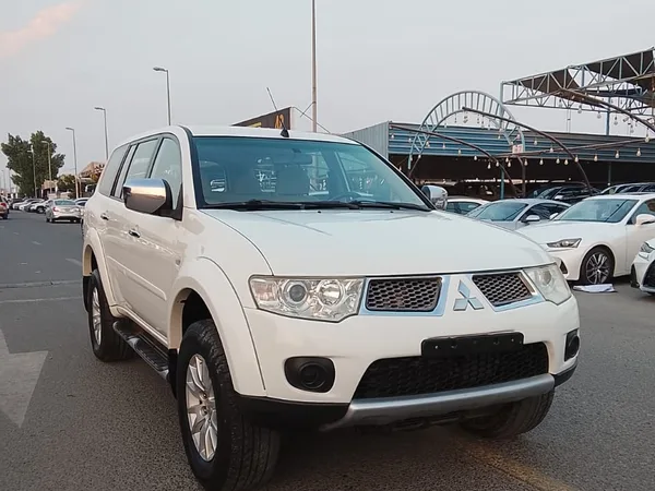 Cars for sale in uae Mitsubishi Pajero Sport