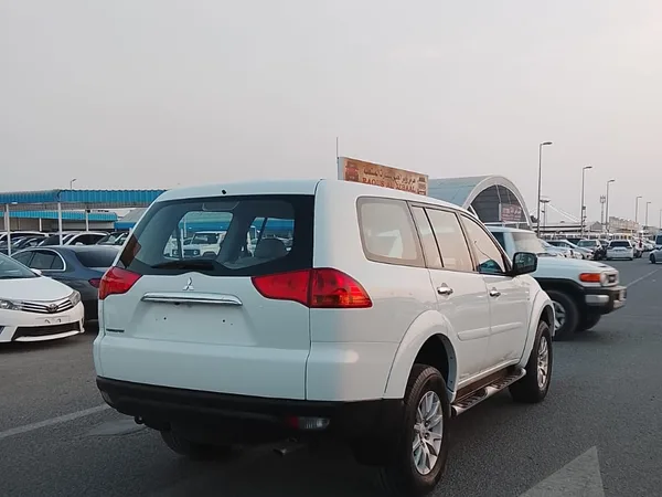 Cars for sale in uae Mitsubishi Pajero Sport