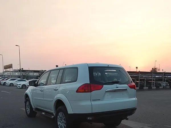 Cars for sale in uae Mitsubishi Pajero Sport